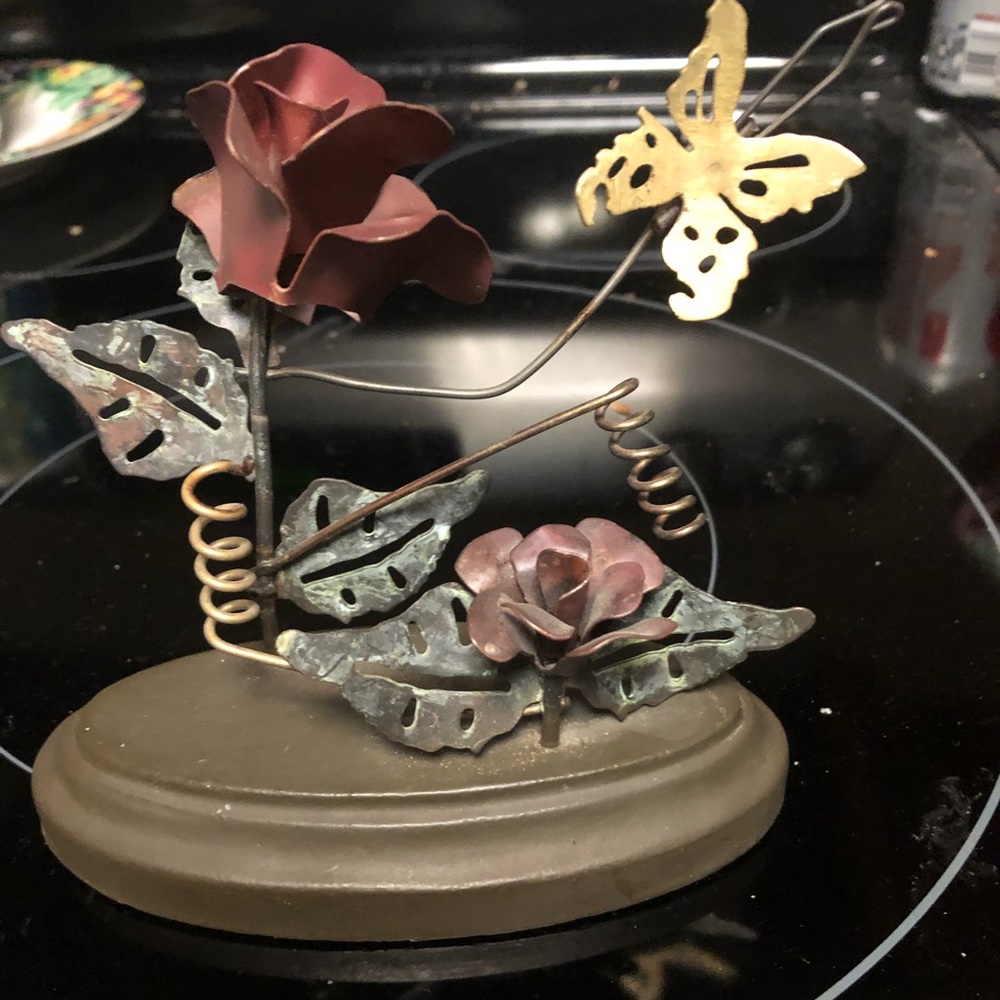 ❤️Rare Figi 2000 Floral Metal Sculpture- 495 $30 or $25 w/offer
